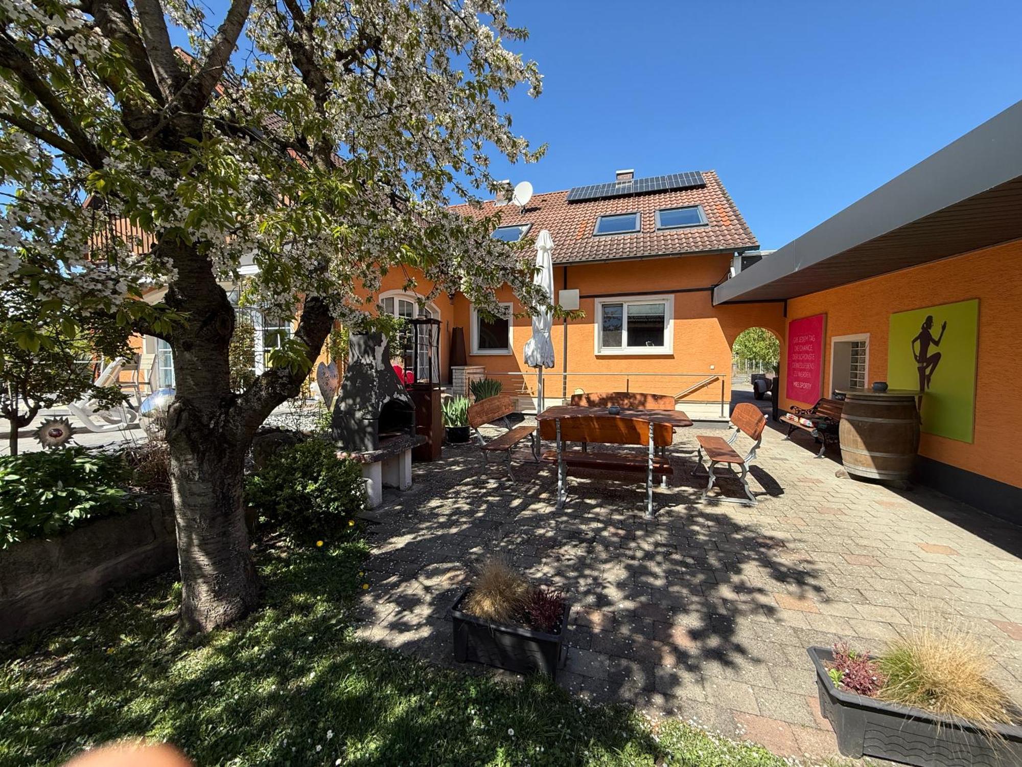 אדלסדורף B&B'S Im Aischgrund מראה חיצוני תמונה