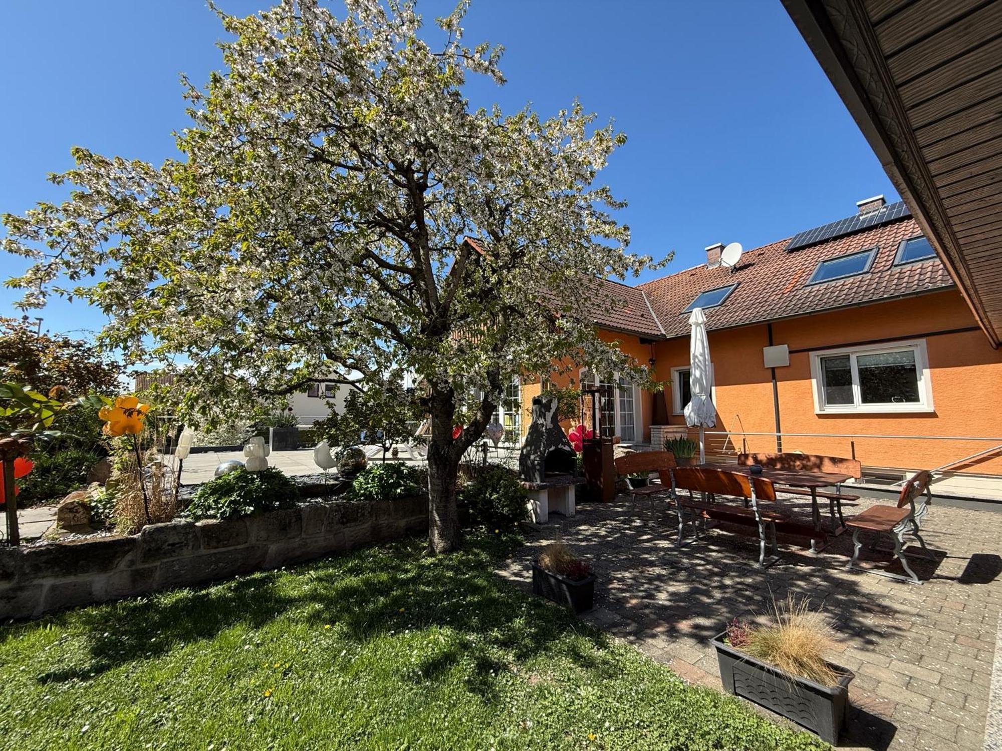 אדלסדורף B&B'S Im Aischgrund מראה חיצוני תמונה